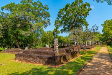 Polonnaruwa, Sri Lanka 'daki Antik Bhikku Hastanesi.