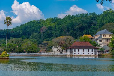 Kandy, Sri Lanka 'daki Kutsal Diş Kalıntısı Tapınağı.