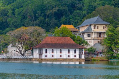 Kandy, Sri Lanka 'daki Kutsal Diş Kalıntısı Tapınağı.