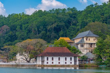 Kandy, Sri Lanka 'daki Kutsal Diş Kalıntısı Tapınağı.
