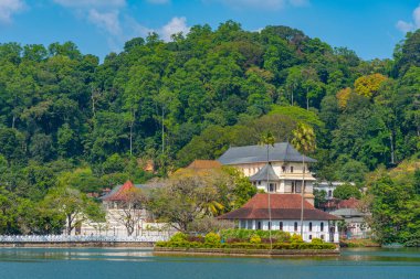 Kandy, Sri Lanka 'daki Kutsal Diş Kalıntısı Tapınağı.