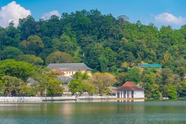 Kandy, Sri Lanka 'daki Kutsal Diş Kalıntısı Tapınağı.