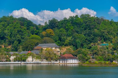 Kandy, Sri Lanka 'daki Kutsal Diş Kalıntısı Tapınağı.