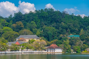 Kandy, Sri Lanka 'daki Kutsal Diş Kalıntısı Tapınağı.