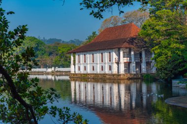 Kandy, Sri Lanka 'daki Kutsal Diş Kalıntısı Tapınağı.