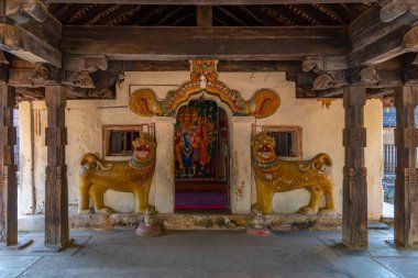 Kandy yakınlarındaki Embekka Tapınağı, Sri Lanka.