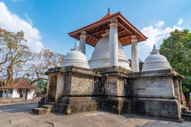 Kandy, Sri Lanka yakınlarındaki Gadaladeniya tapınağı.