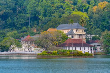 Kandy, Sri Lanka 'daki Kutsal Diş Kalıntısı Tapınağı.