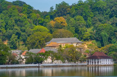 Kandy, Sri Lanka 'daki Kutsal Diş Kalıntısı Tapınağı.