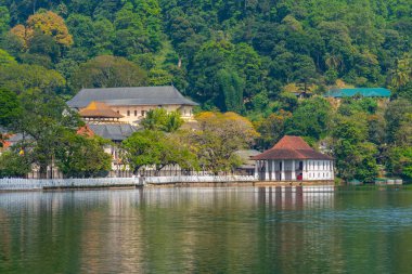Kandy, Sri Lanka 'daki Kutsal Diş Kalıntısı Tapınağı.