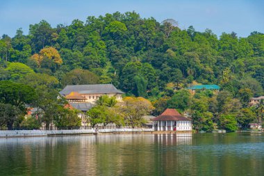 Kandy, Sri Lanka 'daki Kutsal Diş Kalıntısı Tapınağı.