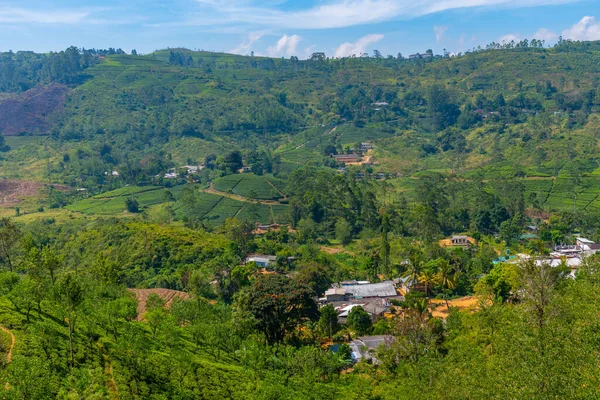 Paisagem Montanhosa Sri Lanka Pontilhada Com Aldeias Plantações Chá Vistas — Fotografia de Stock