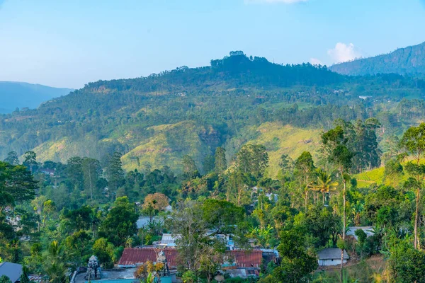 Paisagem Montanhosa Sri Lanka Pontilhada Com Aldeias Plantações Chá Vistas — Fotografia de Stock