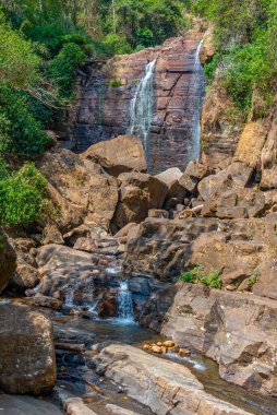 Ramboda Nuwara Eliya, Sri Lanka yakınlarında düşüyor..