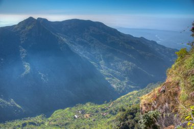 Sri Lanka 'daki Horton Plains Ulusal Parkı' nda dünyanın sonu..