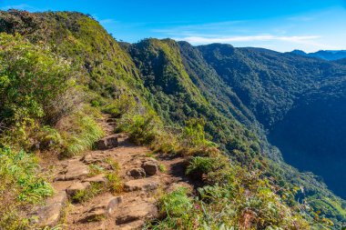 Sri Lanka 'daki Horton Plains Ulusal Parkı' nda dünyanın sonu..