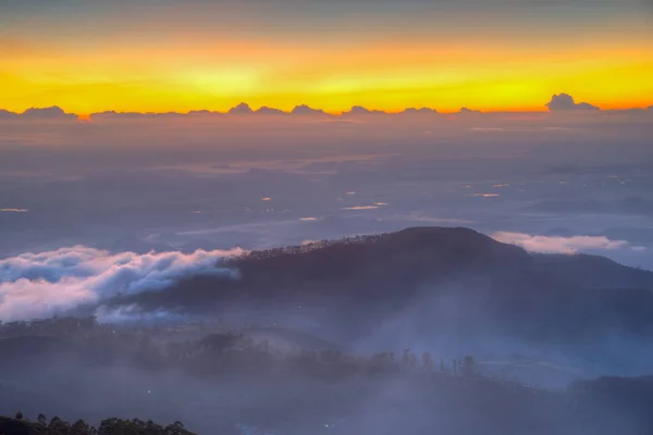 Sonnenaufgang Über Dem Hochland Sri Lankas Von Liptons Sitz Aus — Stockfoto