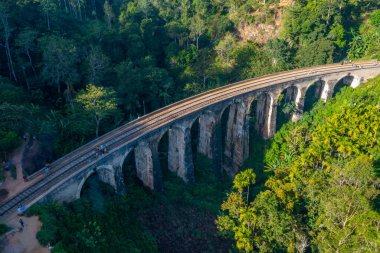 Ella yakınlarındaki Nine Arches Köprüsü, Sri Lanka.