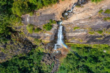 Diyaluma Ella, Sri Lanka yakınlarına düştü.