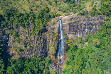 Diyaluma Ella, Sri Lanka yakınlarına düştü.
