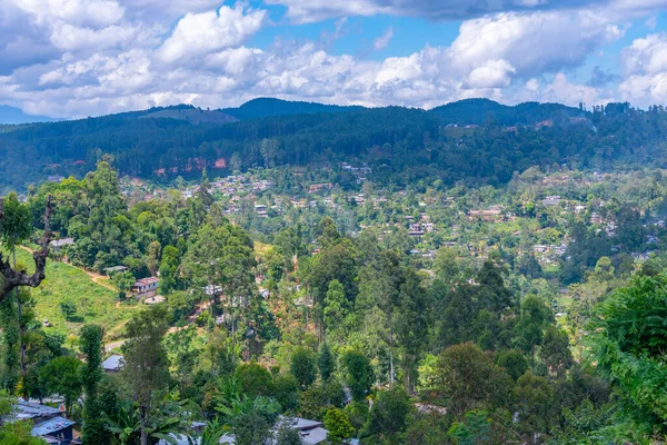 stock image Hilly landscape of Sri Lanka dotted with villages and tea plantations near Haputale.