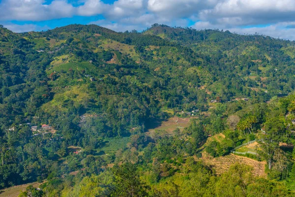Hügelige Landschaft Sri Lankas Mit Dörfern Und Teeplantagen Der Nähe — Stockfoto