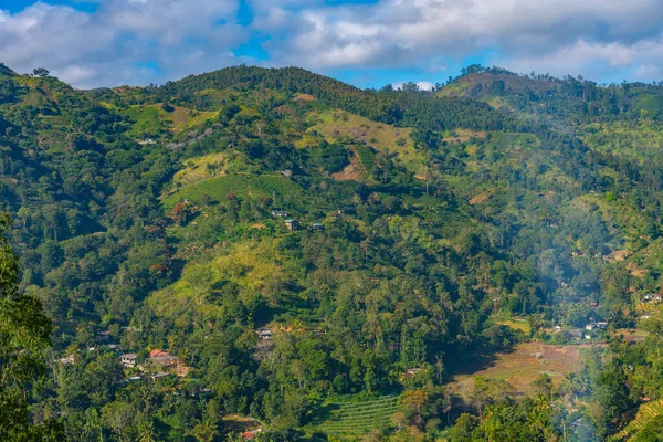 Холмистый Ландшафт Шри Ланки Усеянный Деревнями Чайными Плантациями Возле Эллы — стоковое фото