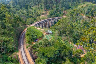 Ella yakınlarındaki Nine Arches Köprüsü, Sri Lanka.