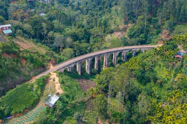 Ella yakınlarındaki Nine Arches Köprüsü, Sri Lanka.