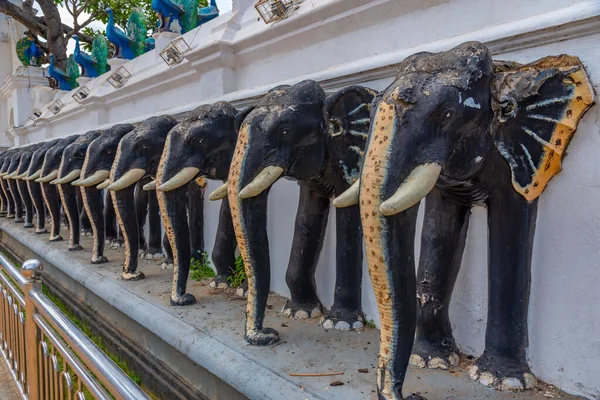 Резьба Слону Храме Маха Девале Катарагаме Шри Ланка — стоковое фото