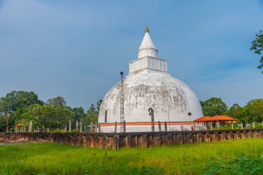 Yatala Dalada Wehera Tissamaharama, Sri Lanka 'da güneşli bir günde.