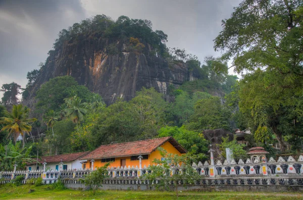 Мулькиригала Скальные Храмы Шри Ланки — стоковое фото