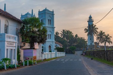 Sri Lanka 'daki Meeran Camii ve Galle deniz feneri.