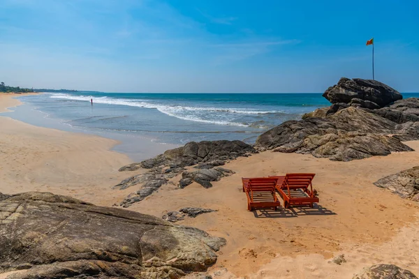 Solsängar Stranden Bentota Sri Lanka — Stockfoto