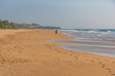 Sri Lanka 'daki Bentota sahilinde güneşli bir gün..