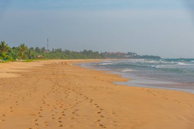 Sri Lanka 'daki Bentota sahilinde güneşli bir gün..