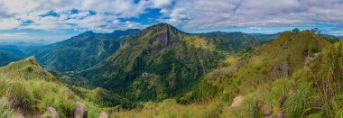Küçük Adam 'ın Sri Lanka' daki zirvesinin havadan görüntüsü.