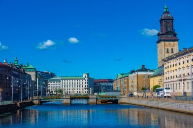 İsveç 'in Göteborg şehrinde büyük liman kanalı (stora hamnkanalen).