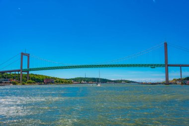 İsveç 'in Goteborg kentindeki lvsborgsbron köprüsü.