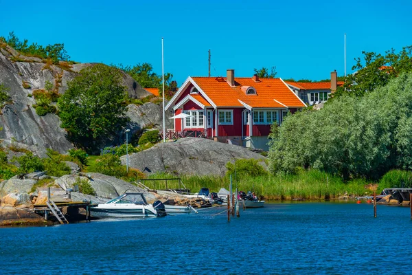 スウェーデン ヨーテボリ諸島の島々に木材の家 — ストック写真
