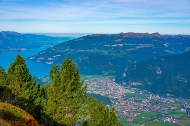Interlaken, İsviçre 'nin Panorama manzarası.