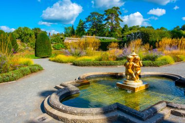 Galler 'in başkenti Cardiff yakınlarındaki St. Fagans Şatosu Bahçeleri.