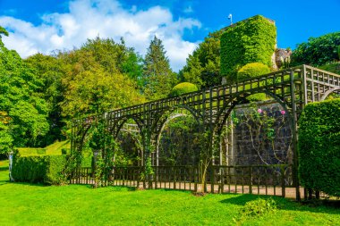 Galler 'in başkenti Cardiff yakınlarındaki St. Fagans Şatosu Bahçeleri.