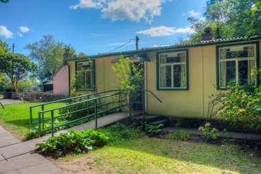 St. Fagans Ulusal Tarih Müzesi 'ndeki prefabrik ev.