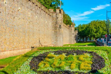 Galler 'deki Cardiff şatosunun görüntüsü..