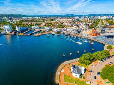 Galler 'deki Cardiff hangarının panorama manzarası.