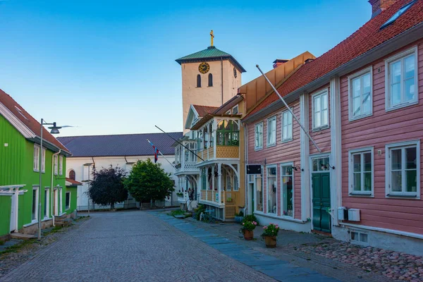 Sveç Marstrand Kentindeki Tarihi Bir Caddenin Gün Batımı Manzarası — Stok fotoğraf