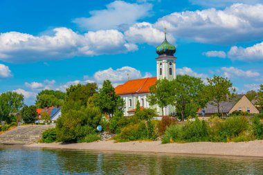 Almanya 'daki Aziz Georg Kilisesi manzarası.