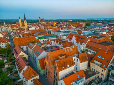 Alman şehri Ingolstadt 'ın gün doğumu manzarası.