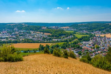 Alman kenti Eichstatt 'taki Willibaldsburg kalesinin Panorama manzarası.